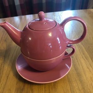 English Tea Store “tea for one” pot and cup set